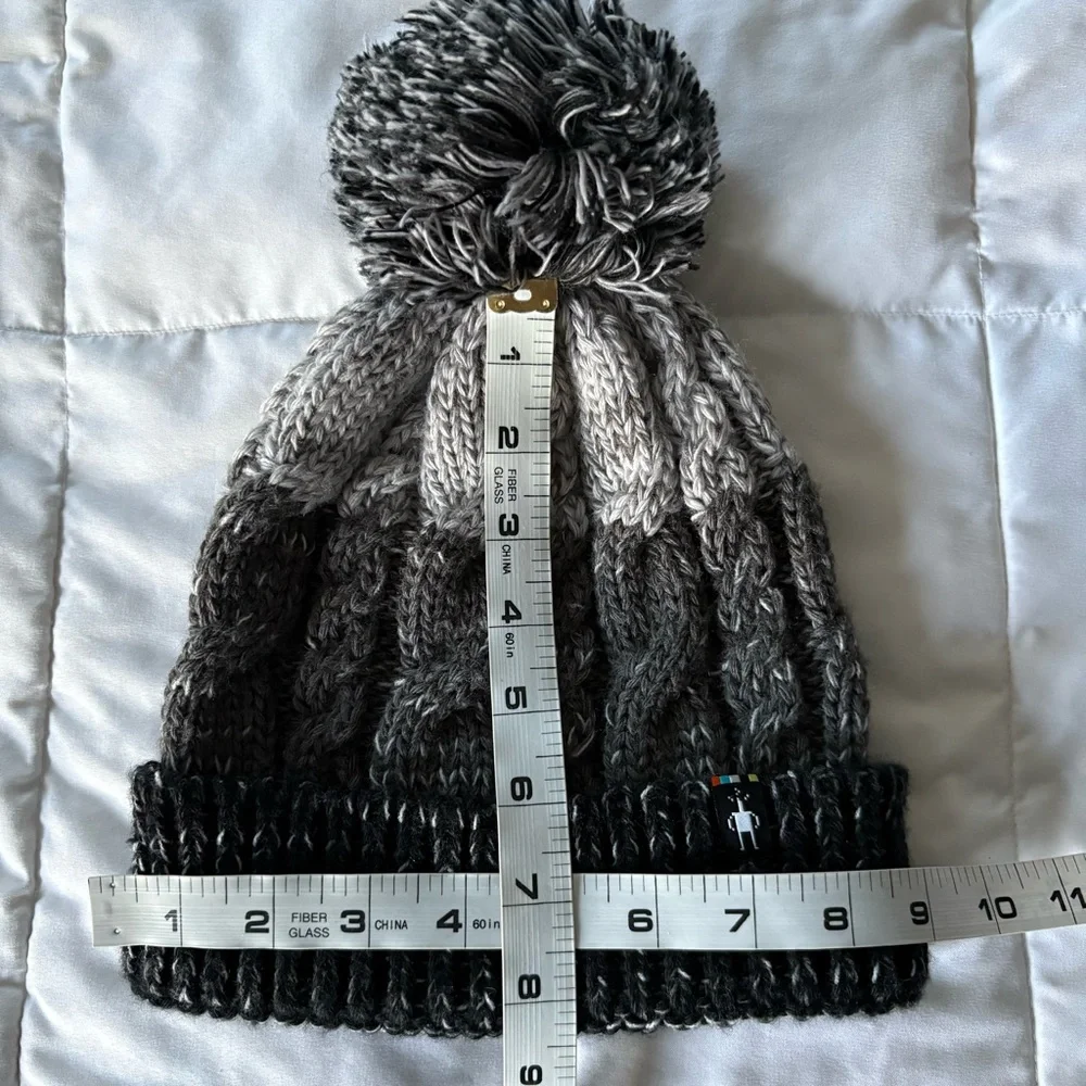 Smartwool Rounded Crown Merino Blend Cable Knit Pompom OS Streetwear Gorpcore